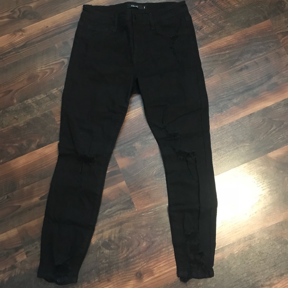 Black distressed ankle crop jeans size 7
